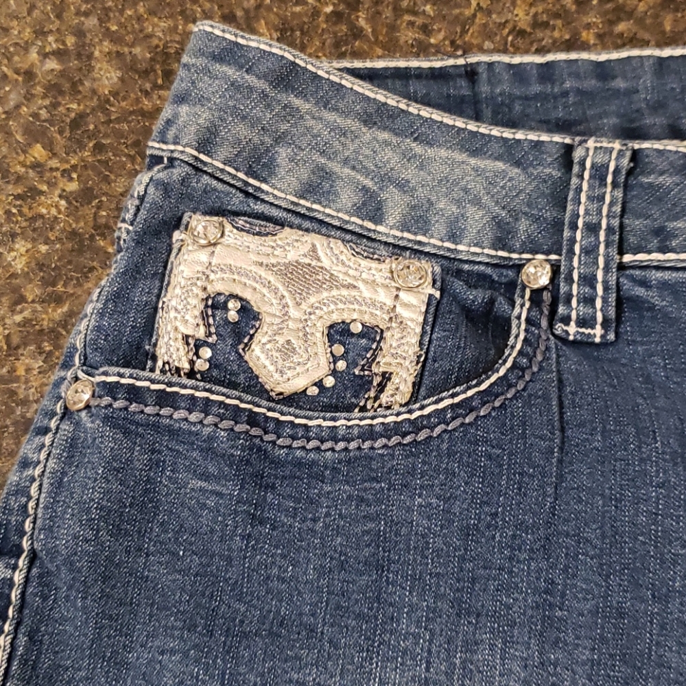 One 5 One Capris - Picture 3 of 8